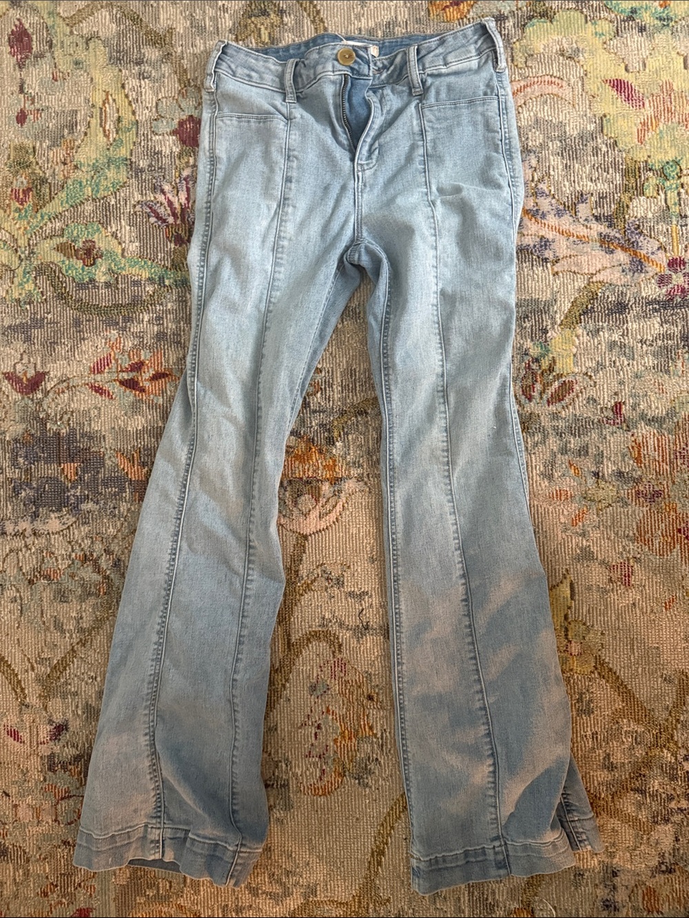 Alter’d state Light Wash stretch Women's Flared Jeans - Classic Everyday Style
